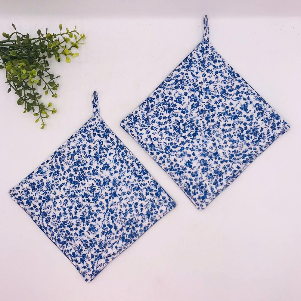 2 Square Potholders, Colonial Blue Floral Cottage Core Kitchen 7x7 Inches